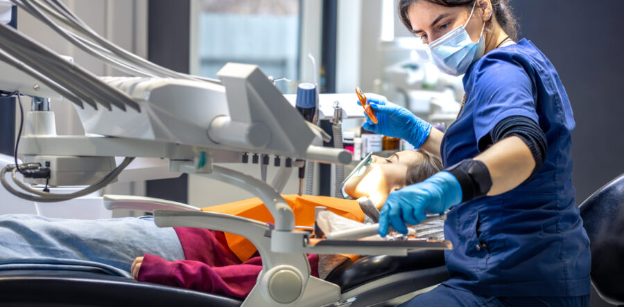 Toothache at Midnight? How an Emergency Dentist Handles After-Hours Crises